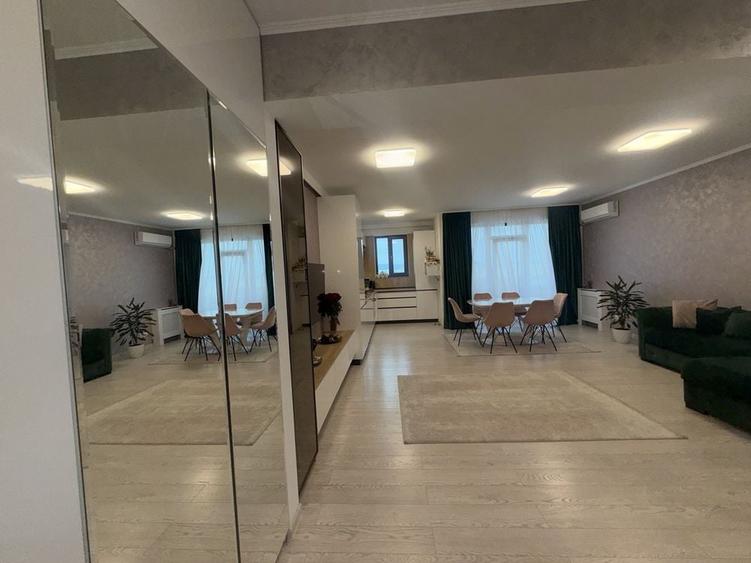 Apartament cu 3 camere decomandat în Blejoi