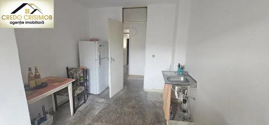 Apartament cu 3 camere decomandat în Luncă