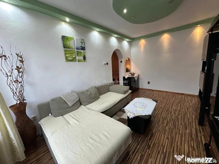 Apartament cu 2 camere decomandat în Marginea