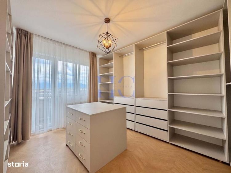 Apartament cu 4 camere decomandat în Central