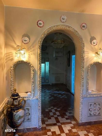 Casă cu 10 camere decomandat cu Teren 626 Mp în Central
