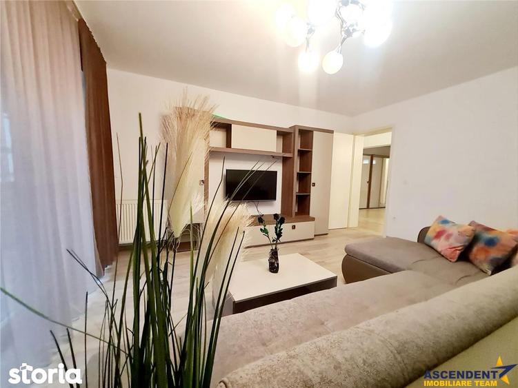 Apartament cu 3 camere decomandat, mobilat în Tractorul