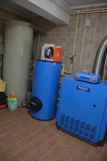 Casă cu 1 camere cu Teren 1627 Mp în Poiana
