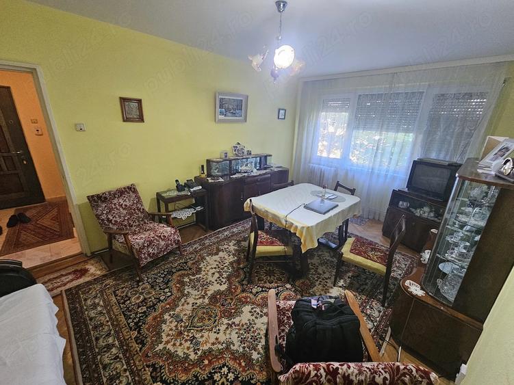 Apartament cu 3 camere semidecomandat în Țiglina 3
