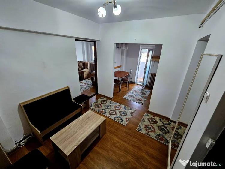 Apartament cu 2 camere decomandat, mobilat în Central