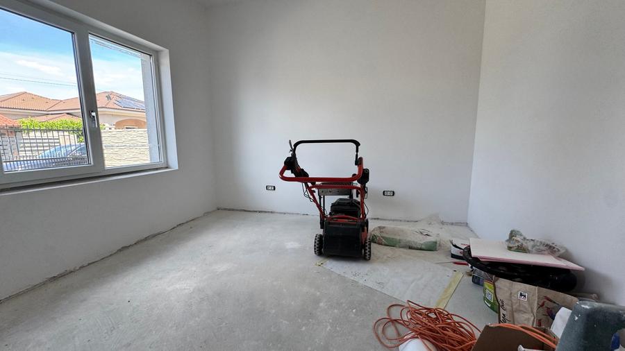 Duplex cu 5 camere cu Canalizare în Giroc