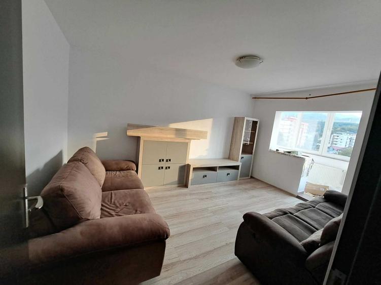 Apartament cu 2 camere decomandat în Astra