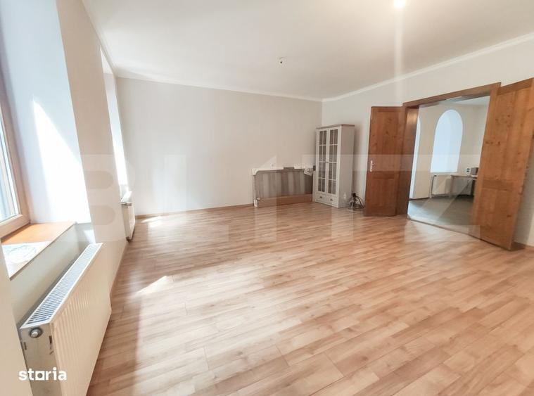 Casă cu 4 camere cu Teren 598 Mp în Central