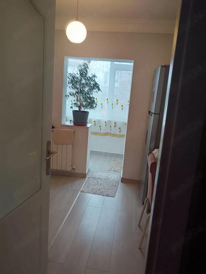 Apartament cu 3 camere decomandat în Poarta 6