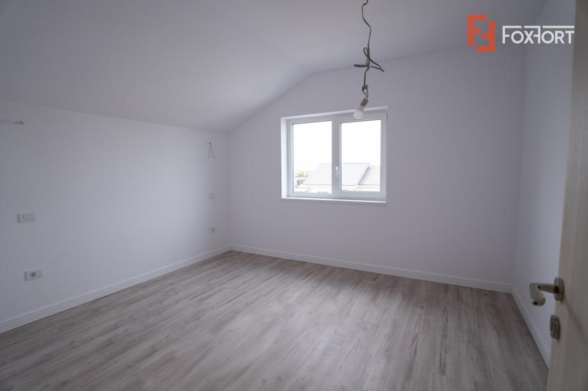 Duplex cu 4 camere cu Teren 273 Mp în Urseni