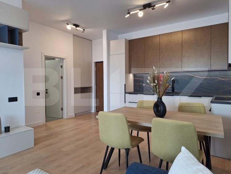 Apartament cu 2 camere semidecomandat, mobilat în Florești