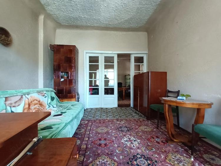 Casă cu 4 camere cu Teren 580 Mp în Central