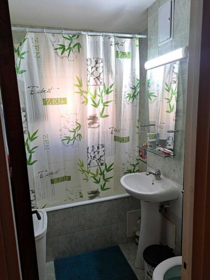 inchiriez apartament 3 camere - mobilat si disponbil imediat - 1