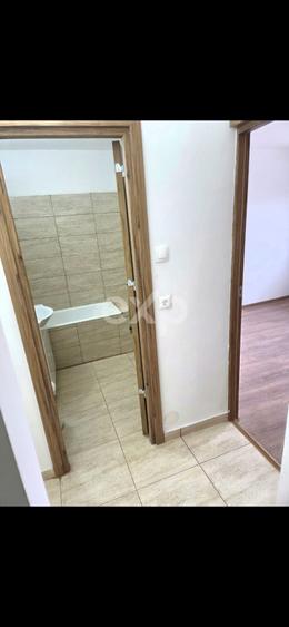 Apartament cu 3 camere decomandat în Eremia