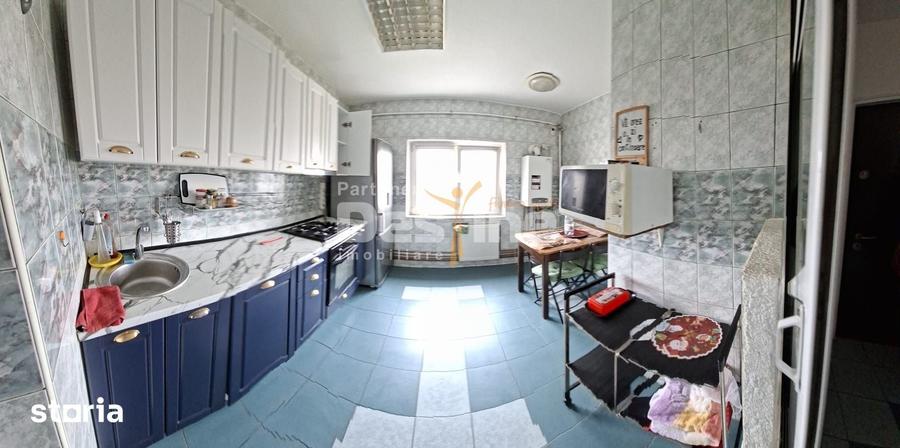 Apartament cu 3 camere decomandat în 13 Septembrie