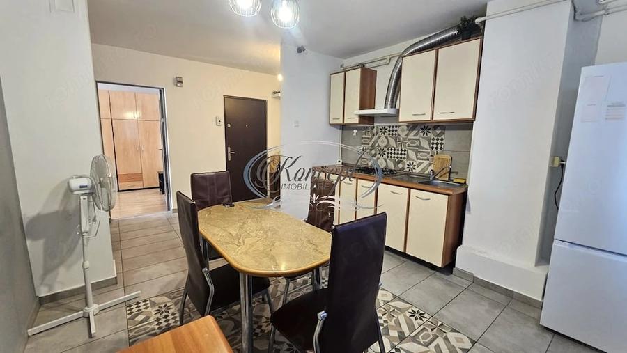 Apartament cu 3 camere decomandat în Între Lacuri