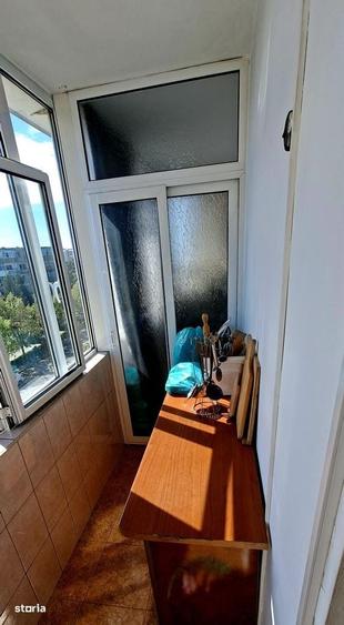 Apartament cu 3 camere decomandat în Trivale