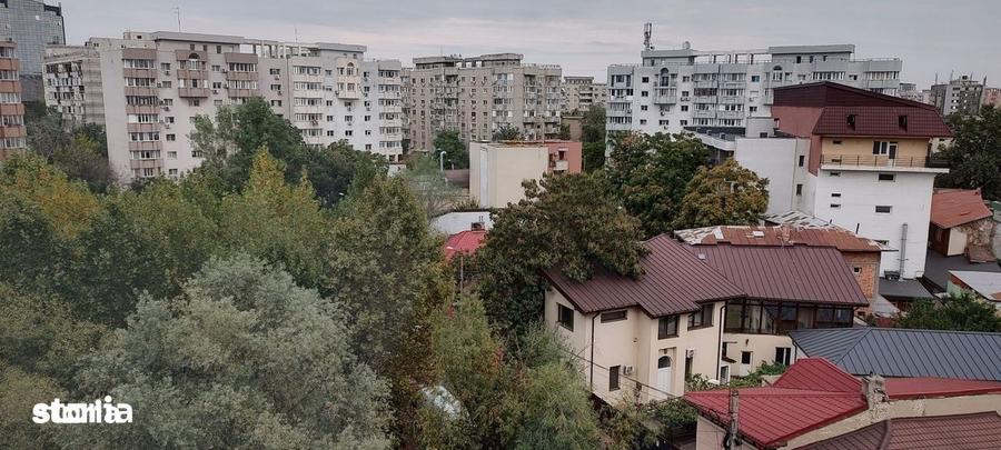 Apartament cu 3 camere decomandat în Nerva Traian
