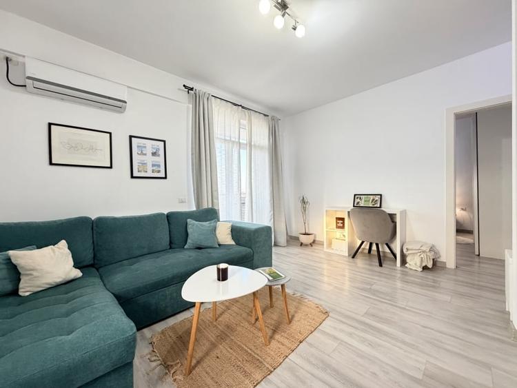Apartament cu 2 camere decomandat, mobilat în Girocului