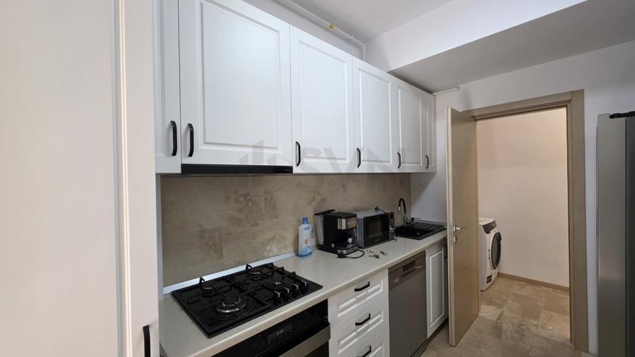 Apartament cu 3 camere semidecomandat în Grădina Icoanei