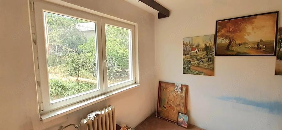 Apartament cu 3 camere semidecomandat în Moroasa 2