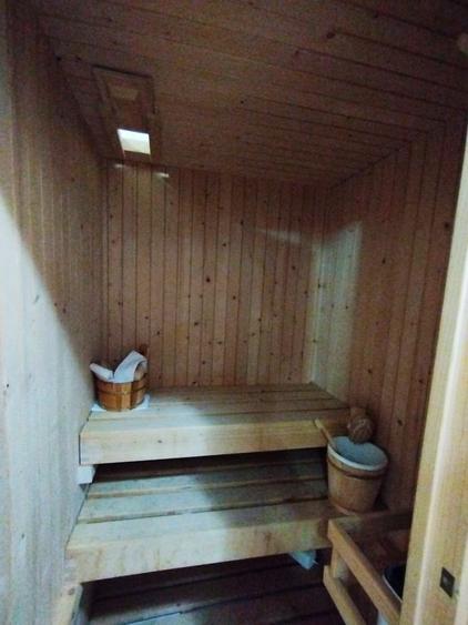 Casă individuală cu 8 camere cu Canalizare în Balotești
