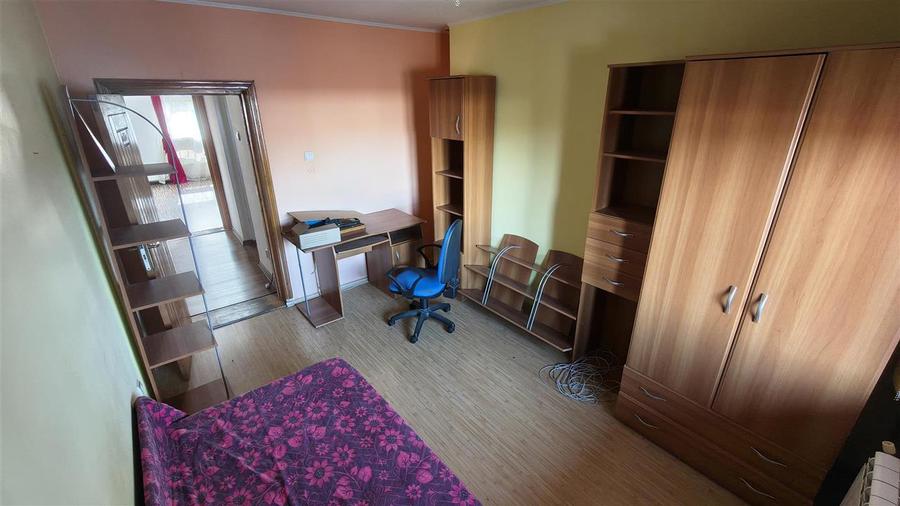 Casă cu 6 camere cu Canalizare în Central