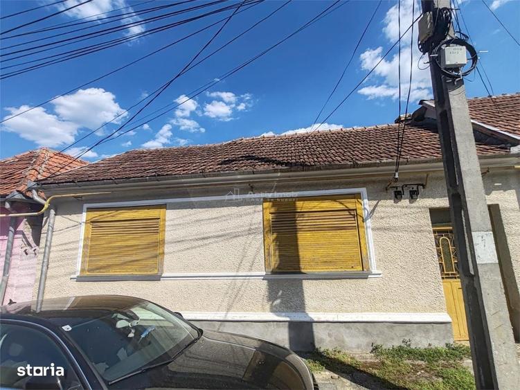 Casă cu 4 camere în Central