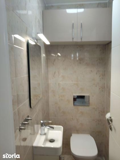 Apartament cu 3 camere, mobilat în Tei