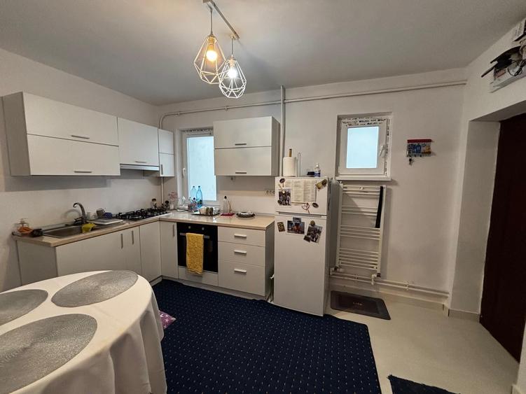 Apartament cu 2 camere decomandat, mobilat în Traian