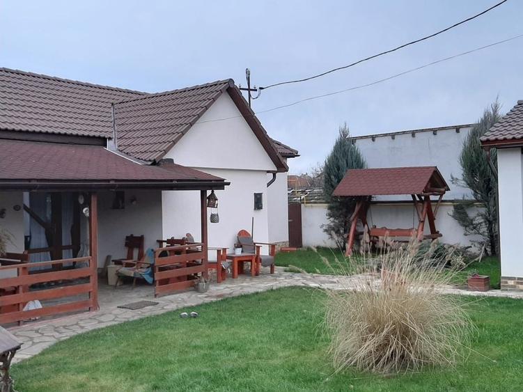 Casă cu 3 camere în Central