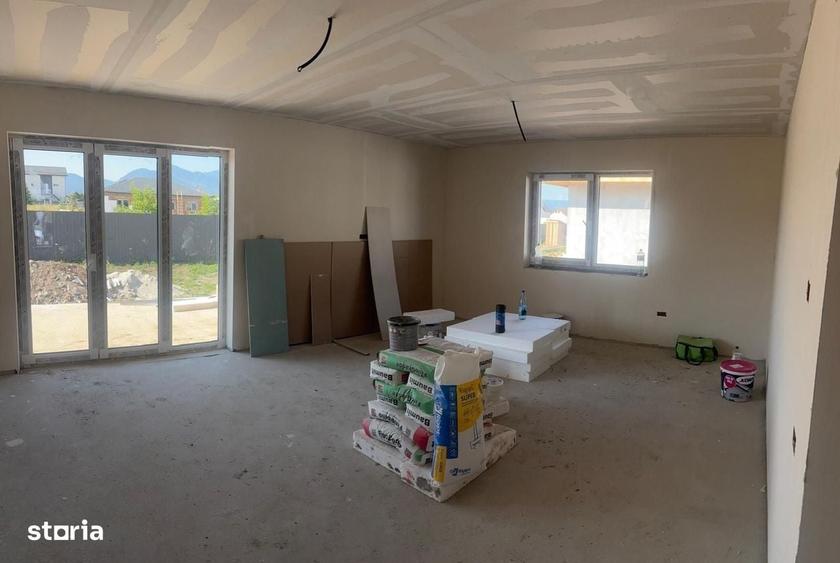 Casă cu 4 camere în Centrul Civic