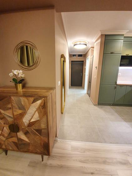 Apartament cu 3 camere decomandat în Dumbrăvița