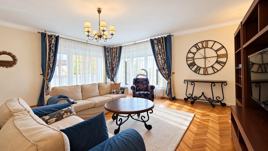 Apartament cu 4 camere decomandat, mobilat în Zorilor