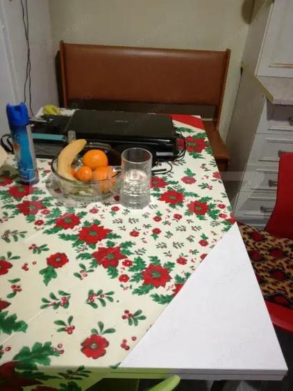 Apartament cu 4 camere decomandat în Dâmbovița