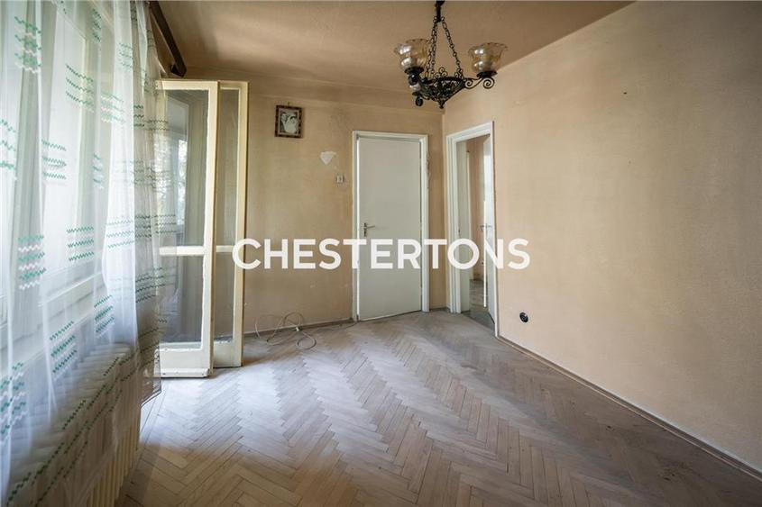 Apartament cu 3 camere semidecomandat în Gara de Nord