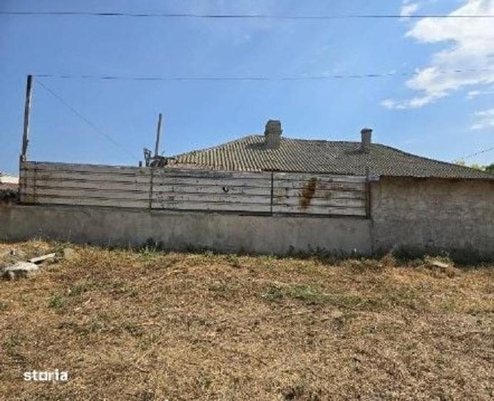 Casă cu 2 camere cu Teren 1722 Mp în Vadu