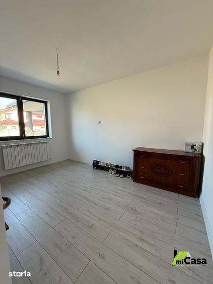 Casă cu 3 camere cu Canalizare în Central