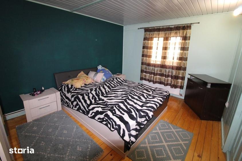 Casă cu 5 camere cu Teren 8610 Mp în Pestișu Mic