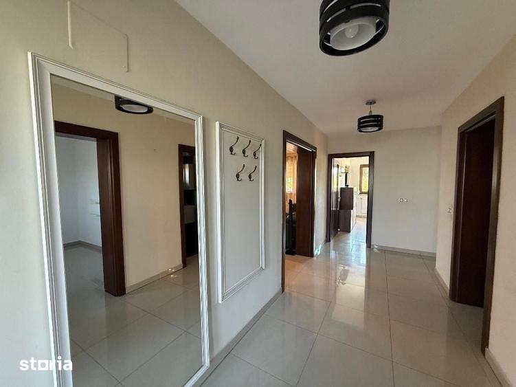Casă cu 5 camere cu Teren 427 Mp în Cetate