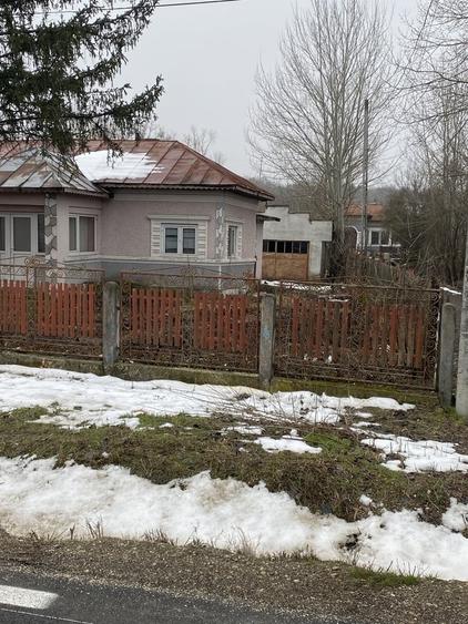 Casă cu 4 camere cu Teren 455 Mp în Central
