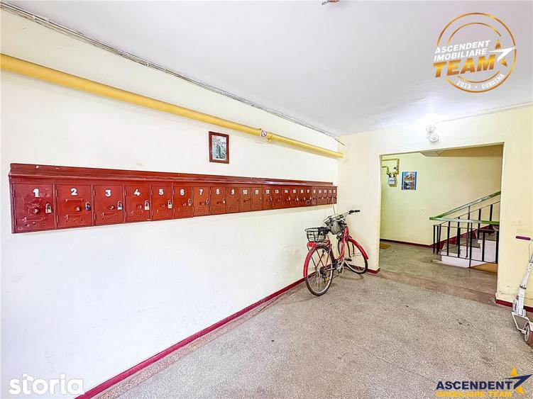 3D& FILM! Apartament 3 camere,etaj 2, areal apreciabil, Simeria,Sfantu - 9