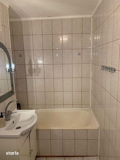 Apartament cu 2 camere decomandat în Recea