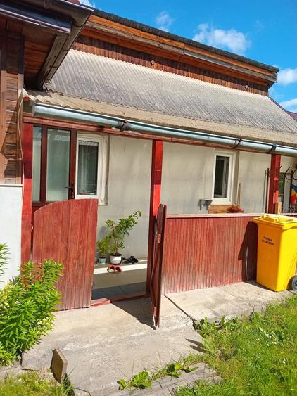 Casă cu 3 camere cu Teren 3557 Mp în Argestru