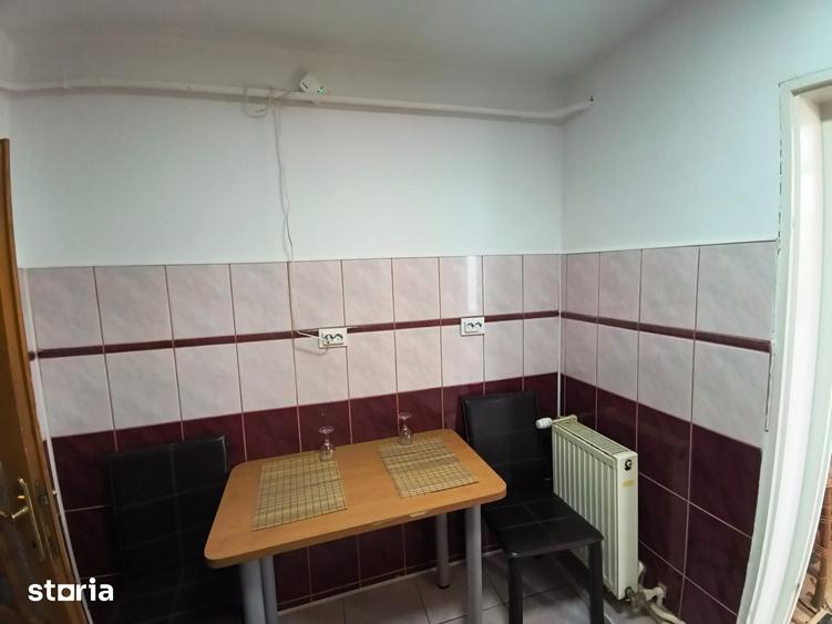 Apartament cu 3 camere decomandat în Moara