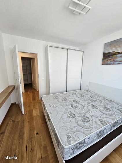 Apartament cu 3 camere decomandat în Astra