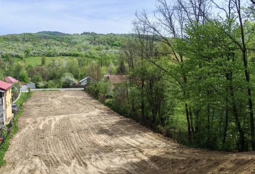 Teren de 2600 mp, în Central