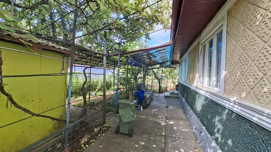 Casă individuală cu 4 camere cu Canalizare în Vest