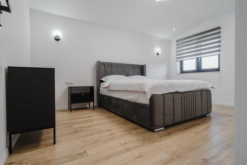 Casă cu 4 camere cu Teren 230 Mp în Central