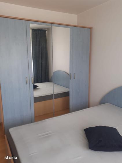 Apartament cu 3 camere semidecomandat în Pantelimon